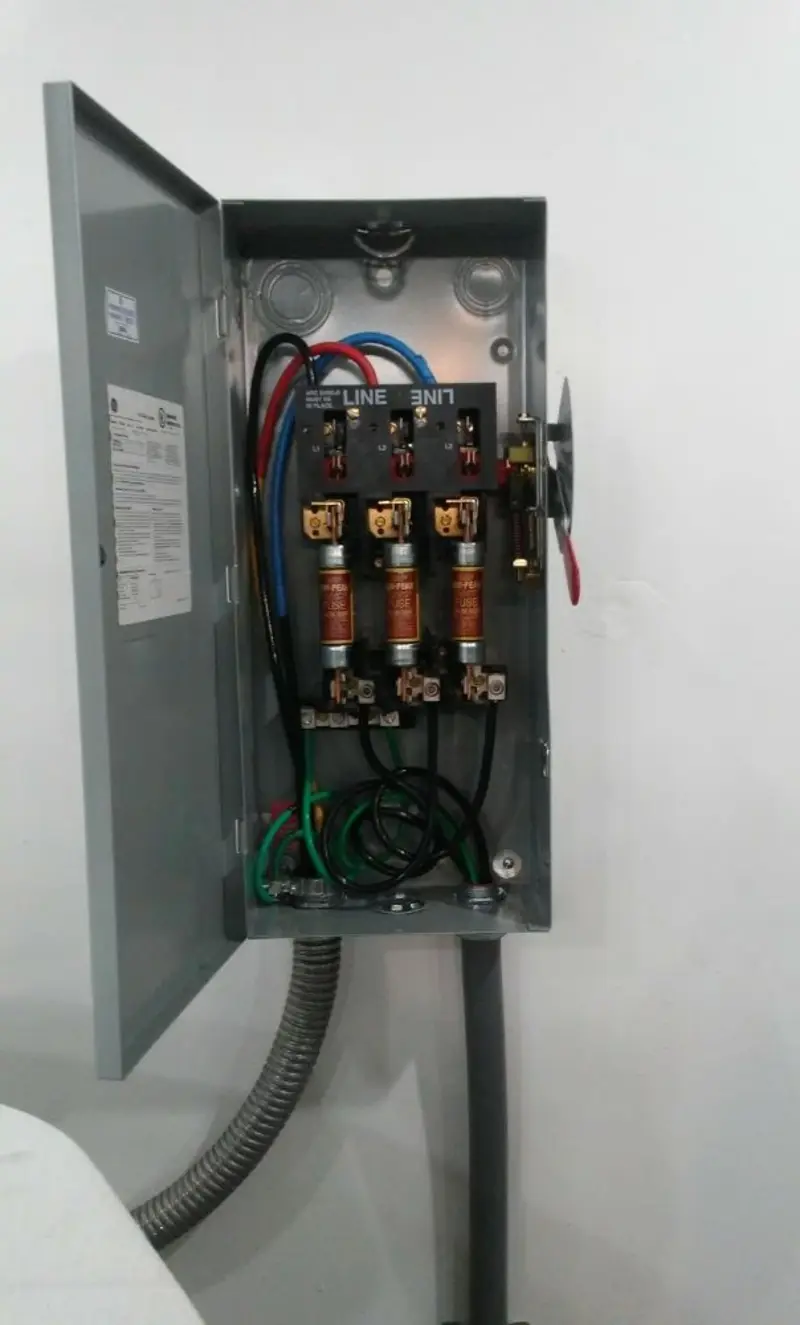 Three-phase disconnect switch installed for Smoke Detector Installation in Erie